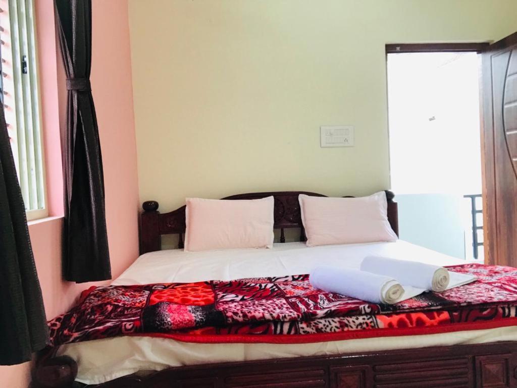Veeru Homestay ฮอสเปต ภายนอก รูปภาพ