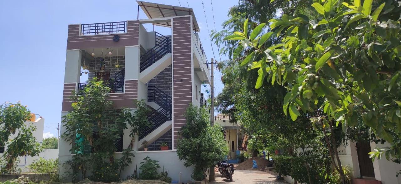 Veeru Homestay ฮอสเปต ภายนอก รูปภาพ