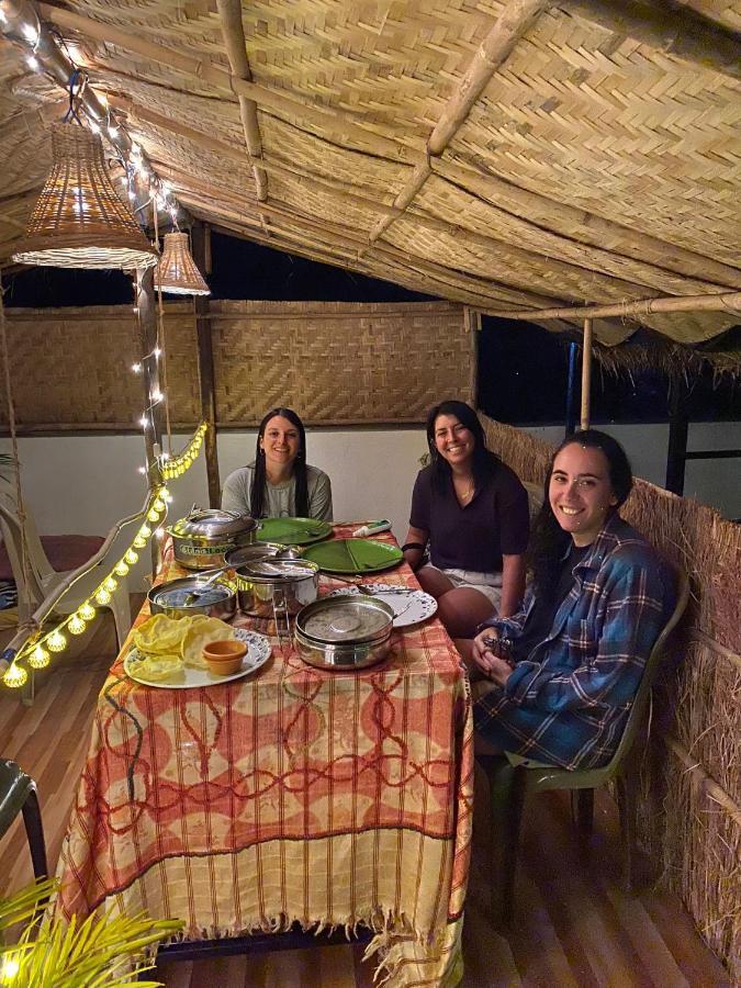 Veeru Homestay ฮอสเปต ภายนอก รูปภาพ