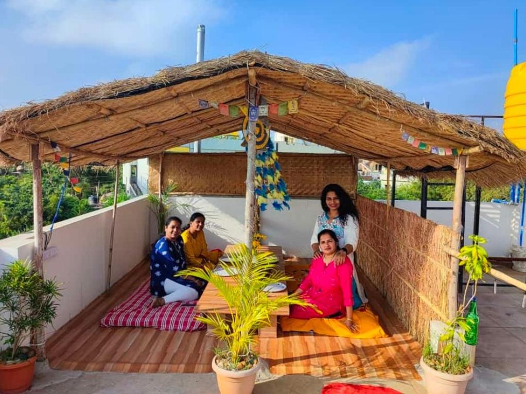 Veeru Homestay ฮอสเปต ภายนอก รูปภาพ